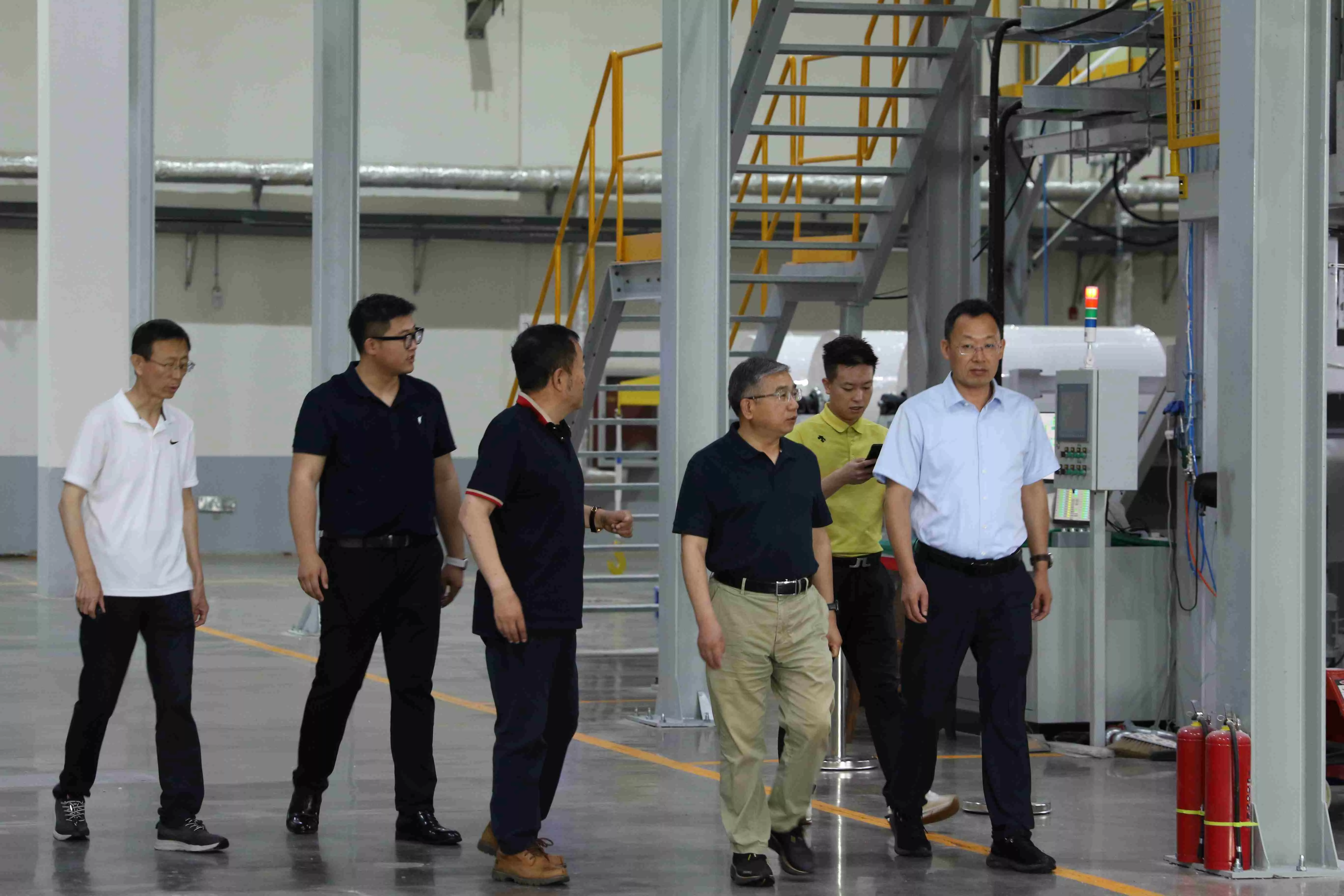 Green Future, Isang Bagong Kabanata - Ang Qingdao University at Tianyi Group ay magkakasamang nagbukas ng isang bagong panahon ng mga low -carbon green na materyales